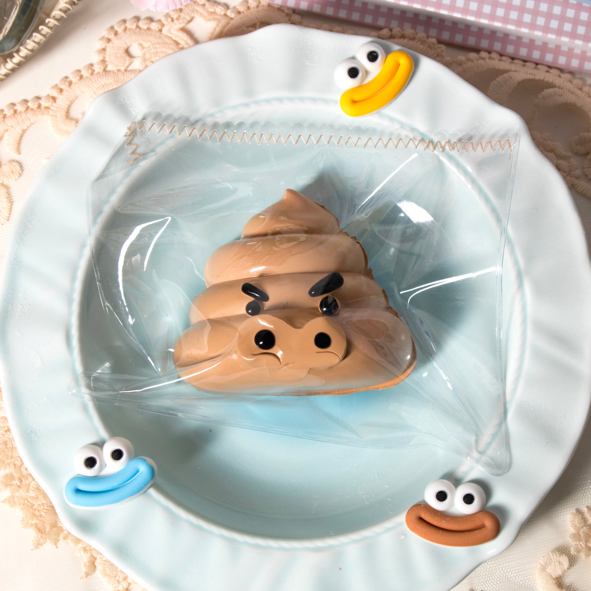 Buriburizaemon Emoji Poop Squishy